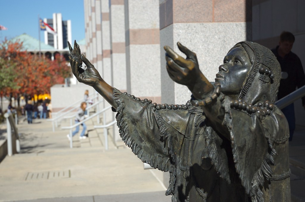 Statue one of the statues outside of the North Carolina Hi… Flickr