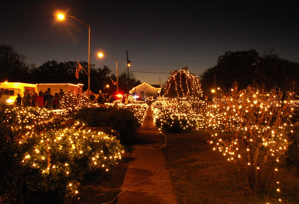 Christmas in Plains, Colorful Christmas displays l… Flickr