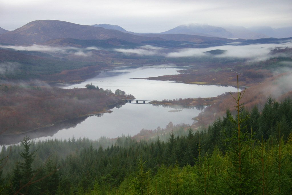 Loch Garry 281206 010a 'Loch Garry 281206 010a' On Bla… Flickr
