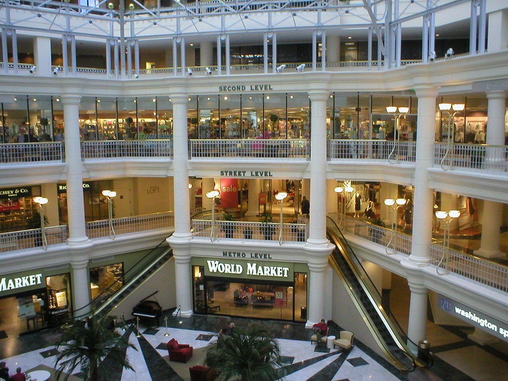 Chevy Chase Pavilion The Chevy Chase Pavilion mall in Wash… Flickr