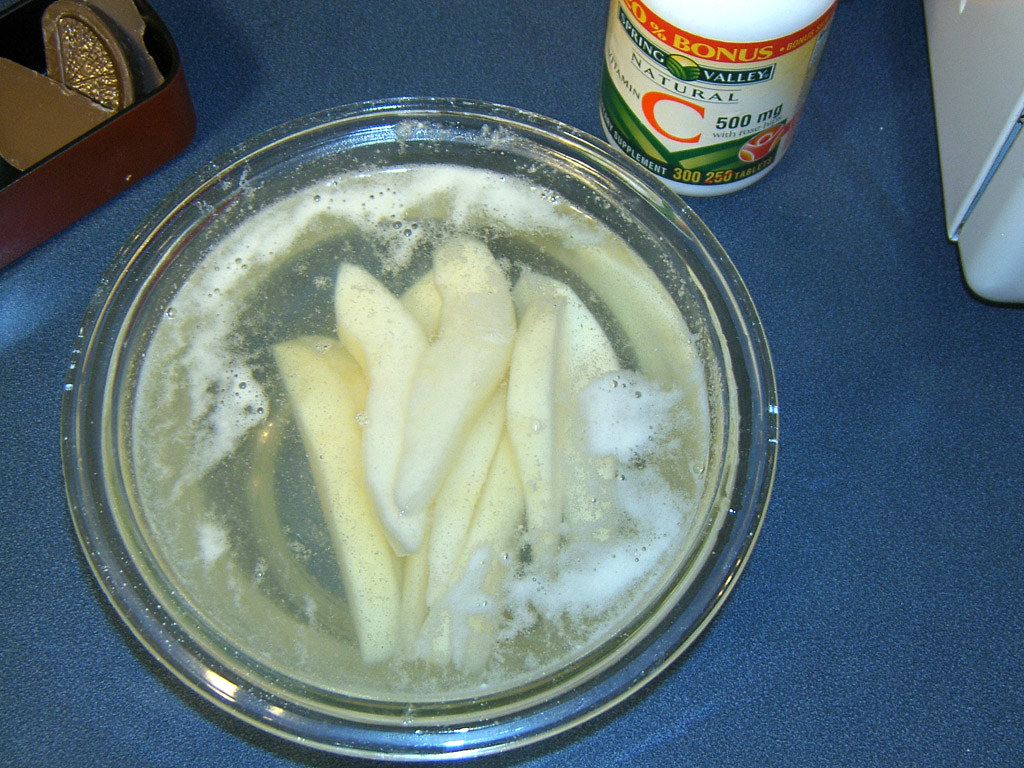 Pears Treated with Ascorbic Acid Pears being treated with … Flickr