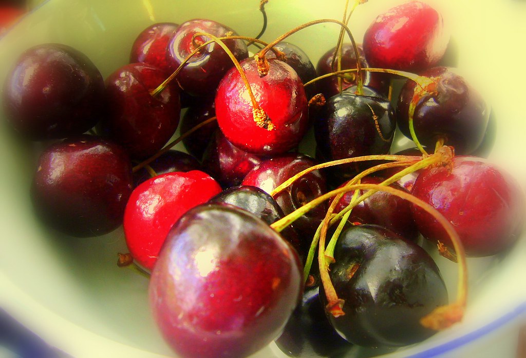 Highland cherries straight off the tree monziemanse Flickr