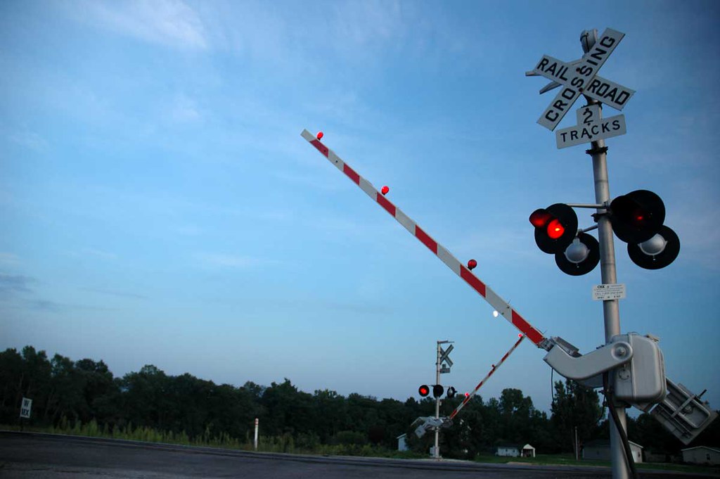 Crossing Gates going down near Crestline, Ohio. August 25,… Flickr