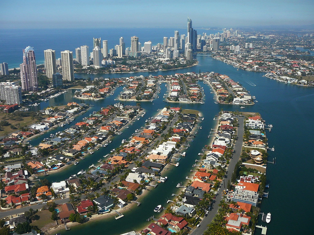 Paradise Island Estate Canal estate typical of Gold Coast Flickr