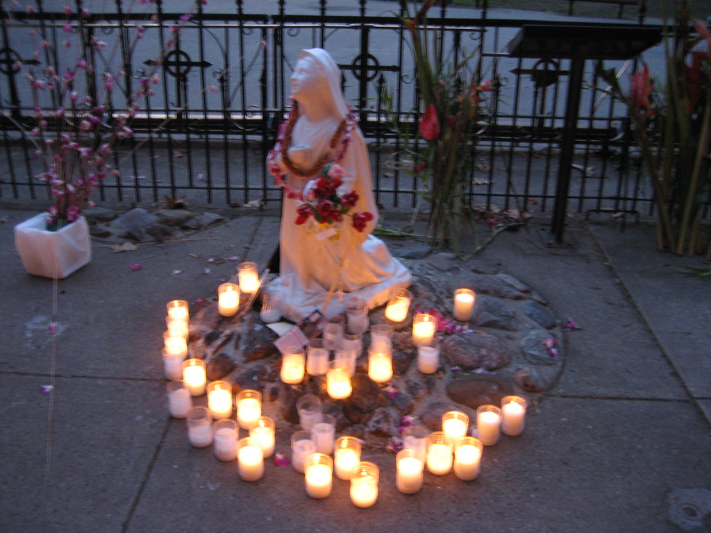 Statue at Grotto Notre Dame Campus a photo on Flickriver