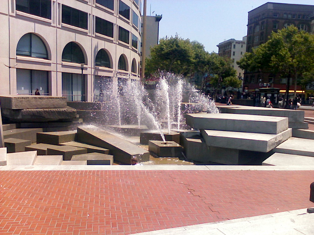 Fountain At the UN Plaza, SF antiuser Flickr