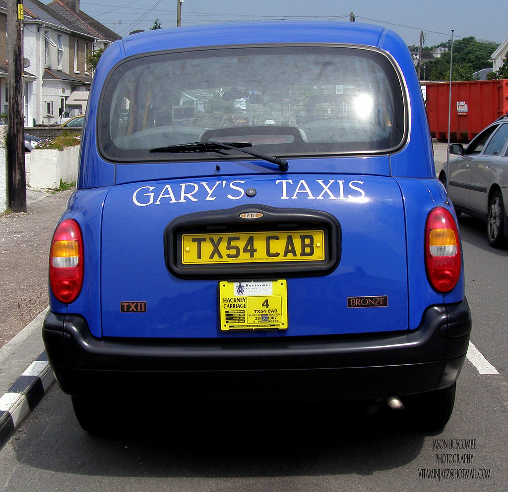REAR VIEW OF TAXI CAB MODEL TX2 BRONZE BASED AT ST AUSTELL… Flickr