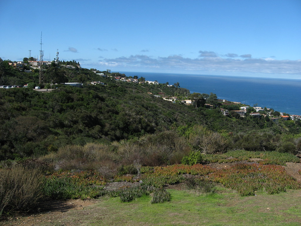 Mount Soledad, La Jolla, California (29) Mount Soledad is … Flickr