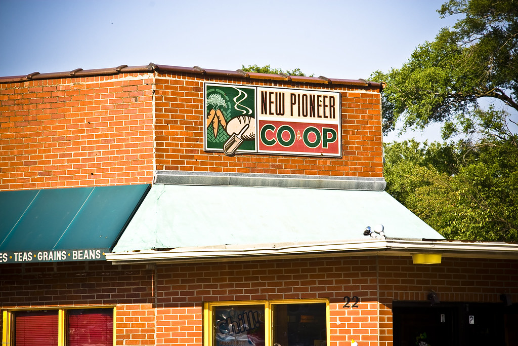 New Pioneer Coop in Autumn Photo taken at the Iowa City F… Flickr