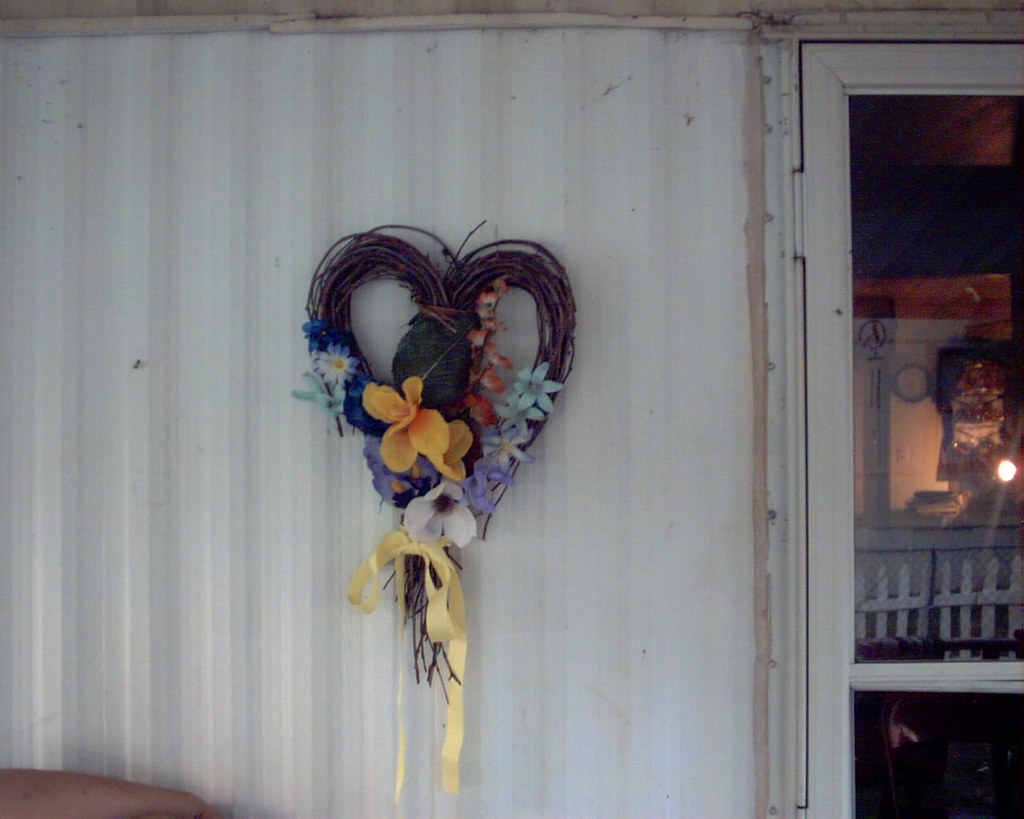 Recycled trash wreath using recycled silk flowers EXIF/JPE… Flickr