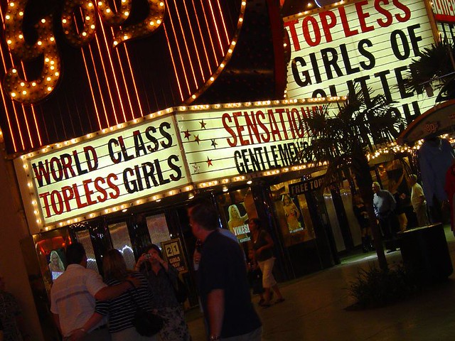 Topless Naked Girls Show at Fremont Street Downtown Las Ve… | Flickr