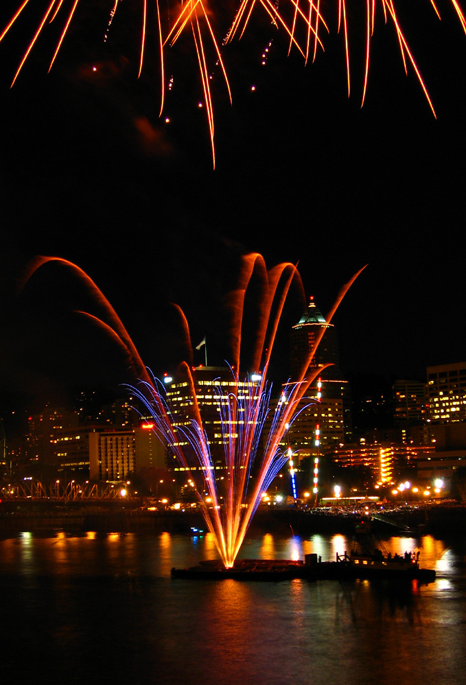 portland rose festival 2023 fireworks Rose Festival Fireworks Rose Restival Fireworks, Portland,… Flickr