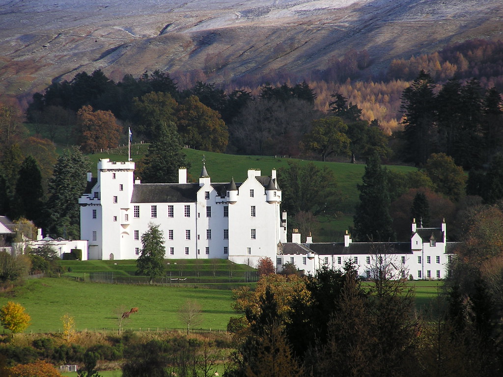 Blair Castle, Blair Atholl Closer view of the Blair Castle… Flickr