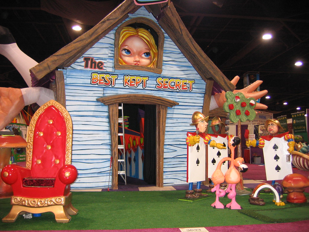 Alice In Wonderland house I loved this display... Flickr
