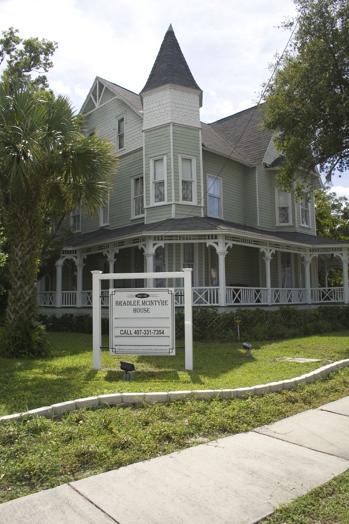 BradleeMcIntyre House, 1885 This home was built as a luxu… Flickr
