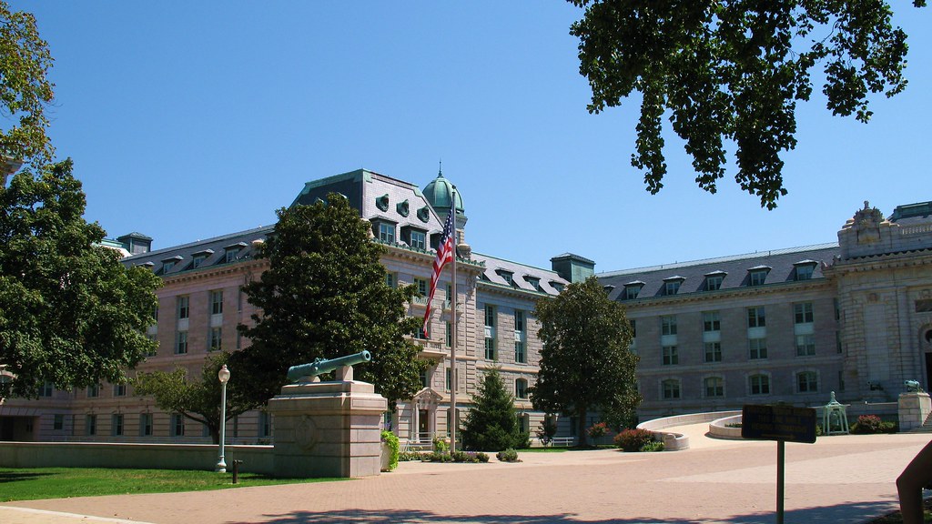 USNA Bancroft Hall Bancroft Hall at the US Naval Academy. Mr.TinMD