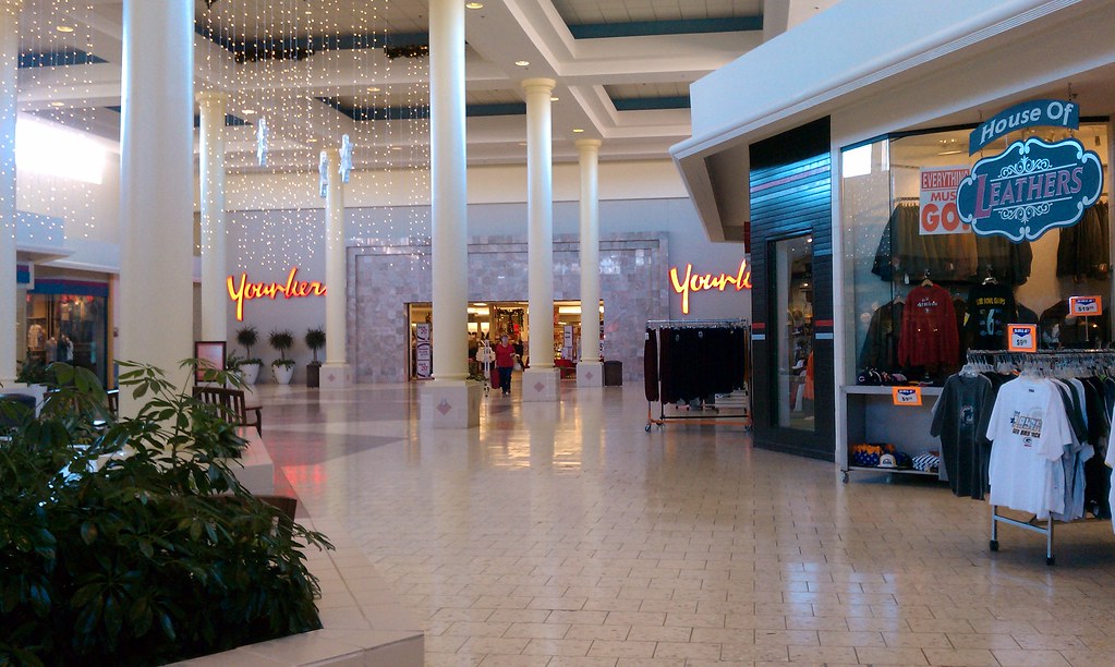 Southridge Mall Des Moines, Iowa Younkers & House of L… Flickr