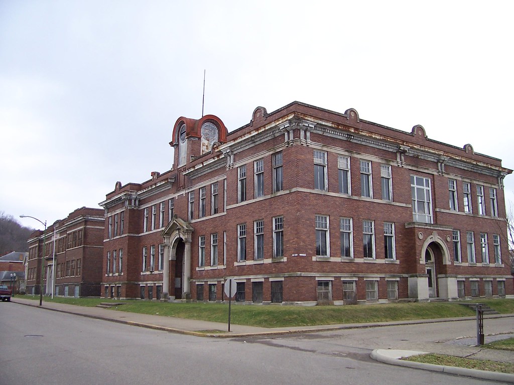 OH Nelsonville School Closed school in Nelsonville, Ohio… Flickr