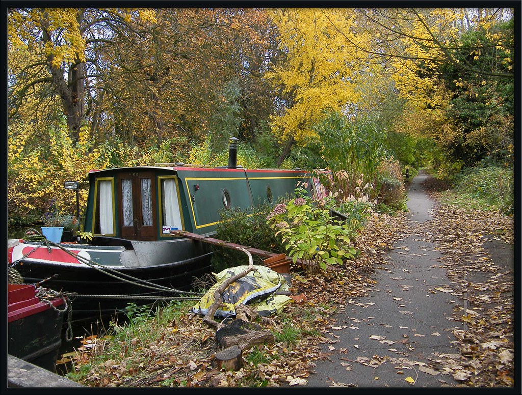 autumn mooring Oxford Canal Path at Hythe Bridge Isisbridge Flickr