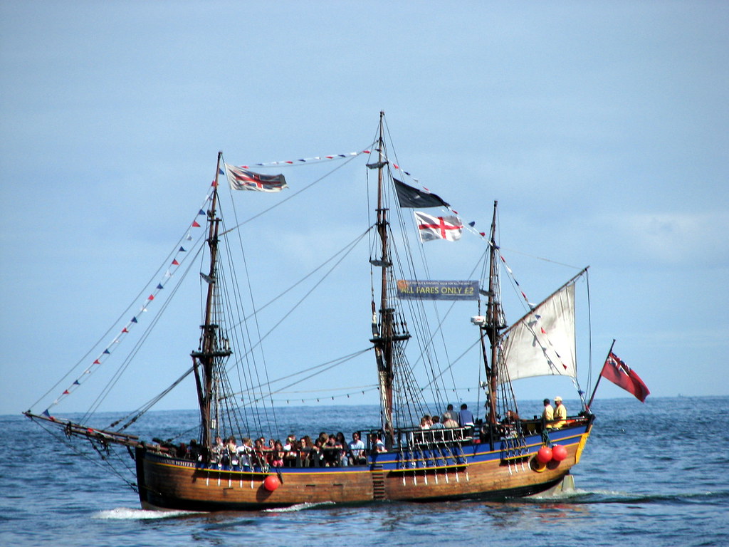 Captain Cook Tribute Boat out at sea, Whitby, North Yorksh… Flickr