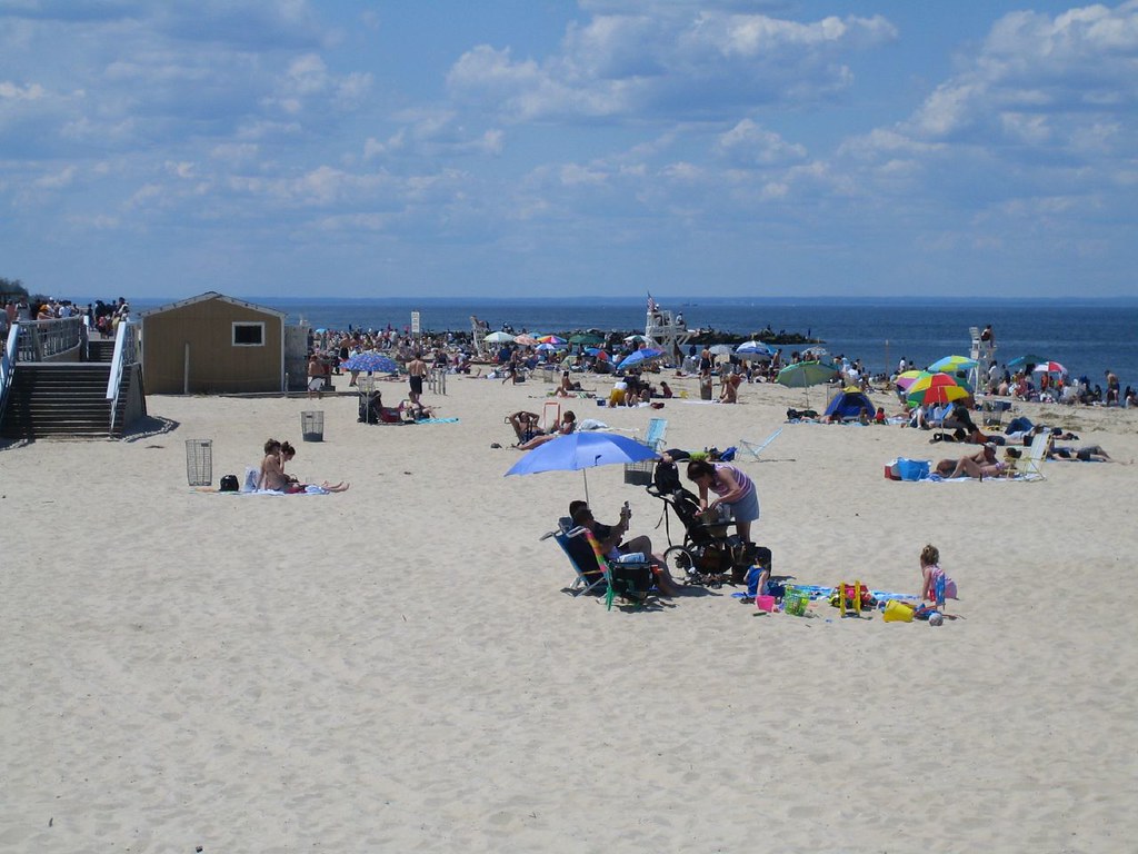 Memorial Day at Sunken Meadow State Park The beach at Sunk… Flickr