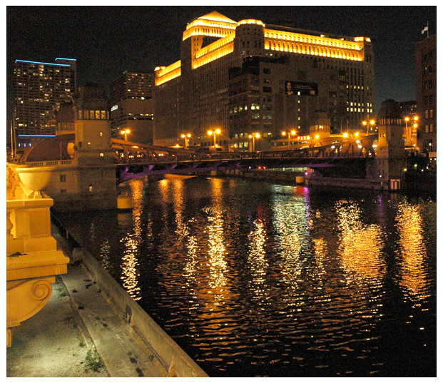 Merchandise Mart at Night The Merchandise Mart and the Chi… Flickr