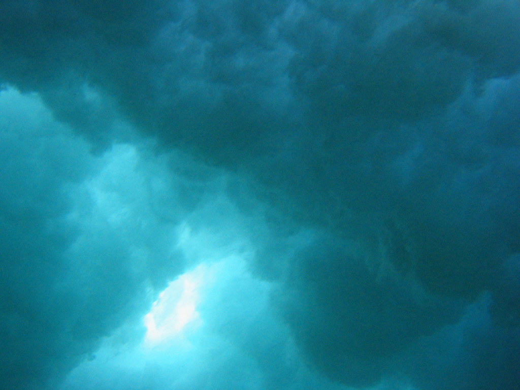 underwater storm the churning bubbles look like storm clou… Flickr