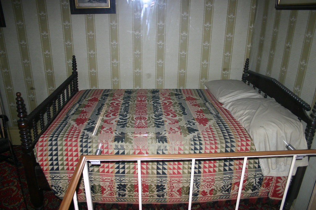 Abraham Lincoln's Death Bed (Washington, D.C.) (History.co… Flickr