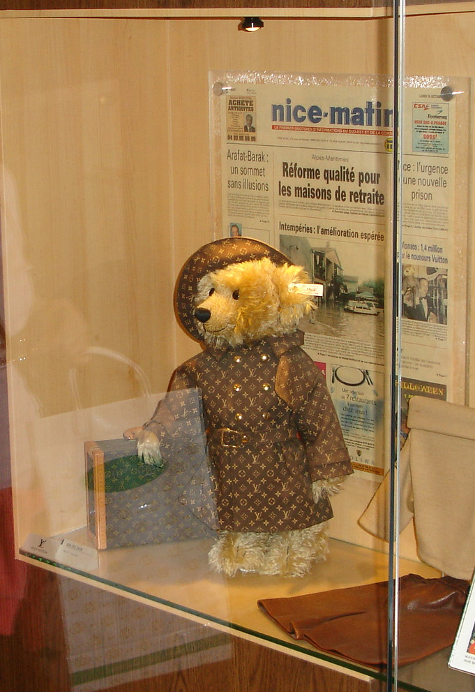 Louis Vuitton Bear The world's most expensive teddy bear. … Flickr