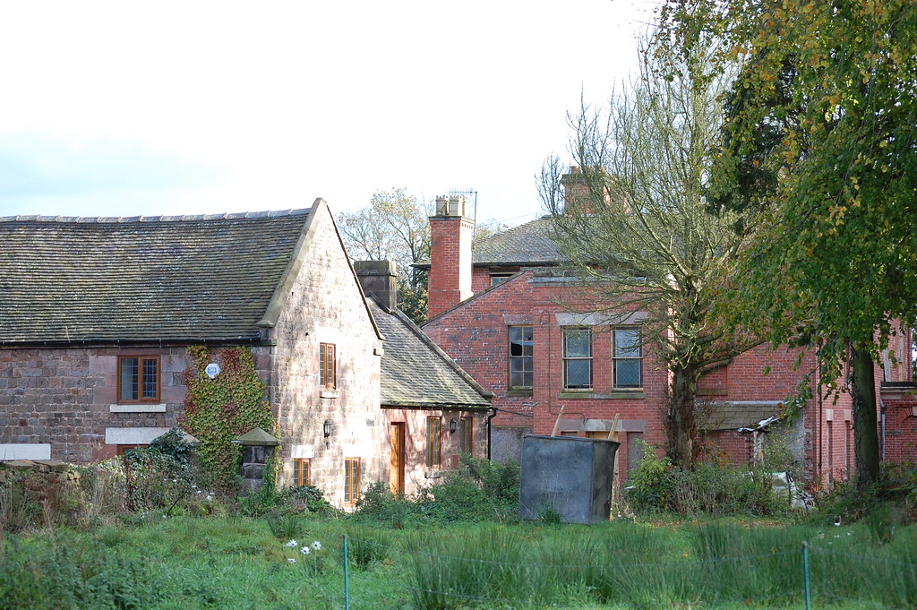 Ancient farmhouse and mansion Autumn in North Staffordshir… Flickr