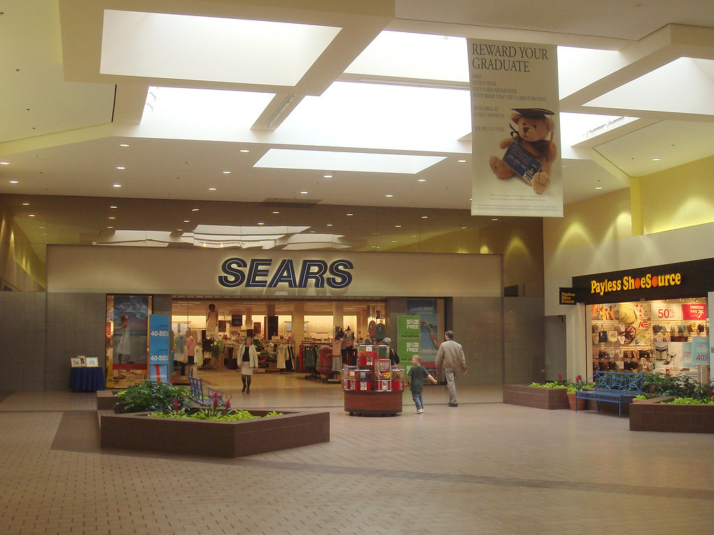 SEARS Court at Great Northern Mall; Clay, NY The Caldor Rainbow Flickr