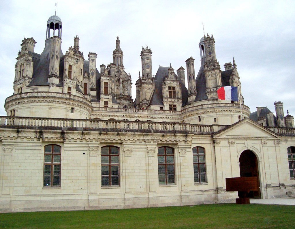 Château de Chambord Château de Chambord is located at Cham… Flickr