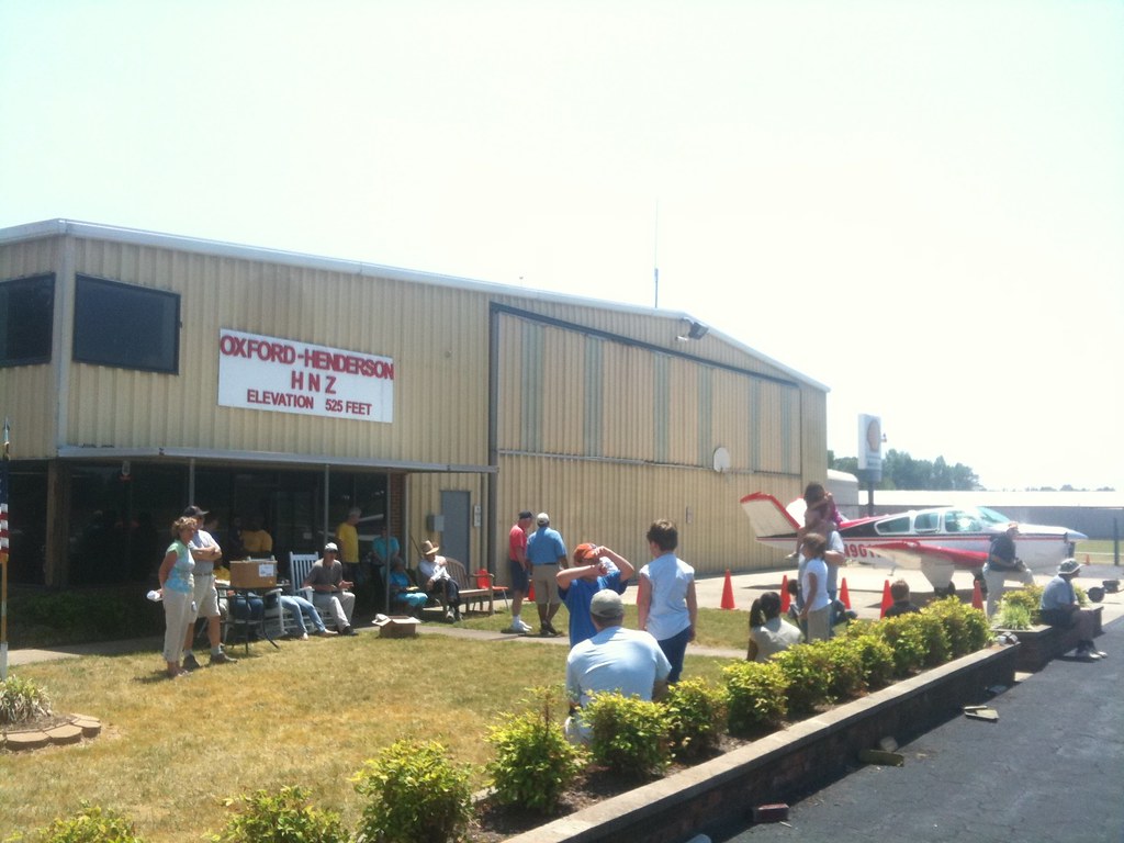 Oxford Henderson Airport It's Learn to Fly day at my Dad's… Flickr