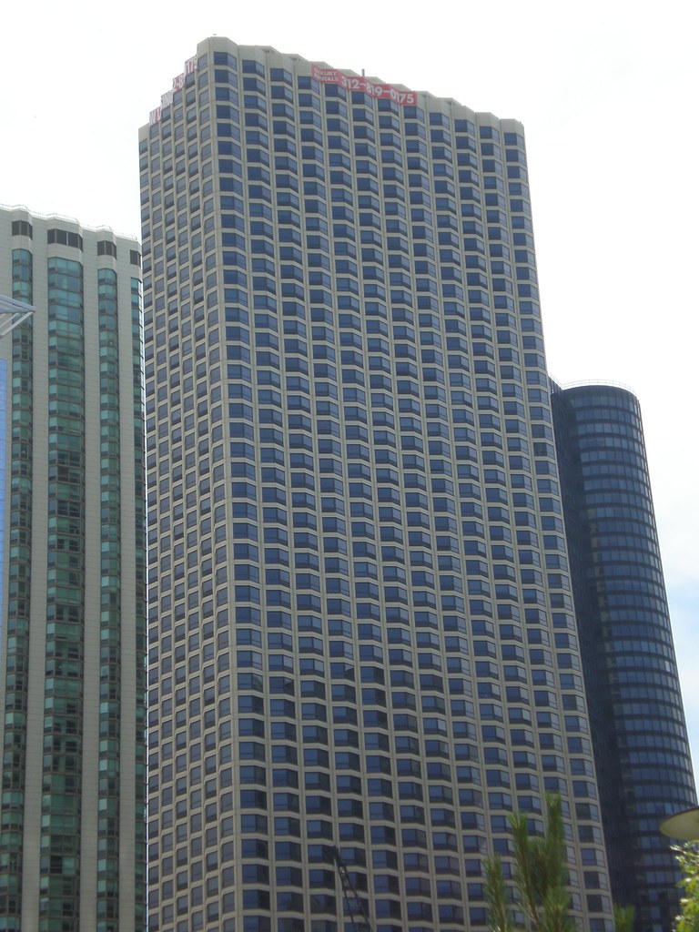 Huron Plaza, Chicago Huron Plaza, Chicago Hanne Therkildsen Flickr