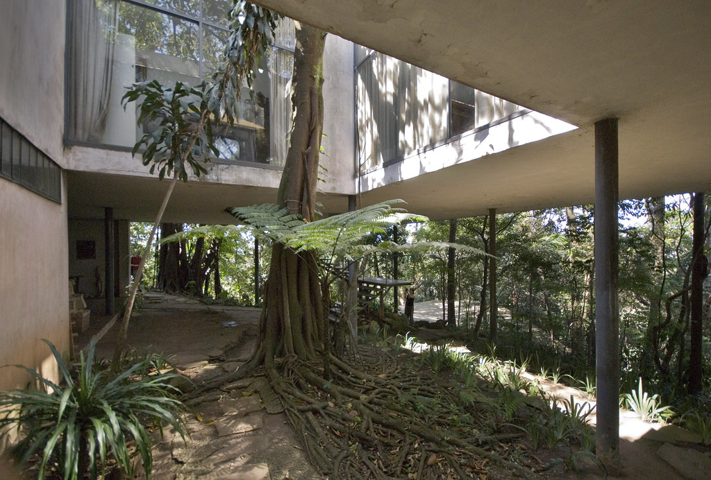 Casa Bo Bardi 04 Glass House (Casa Bo Bardi) in a suburb o… Flickr