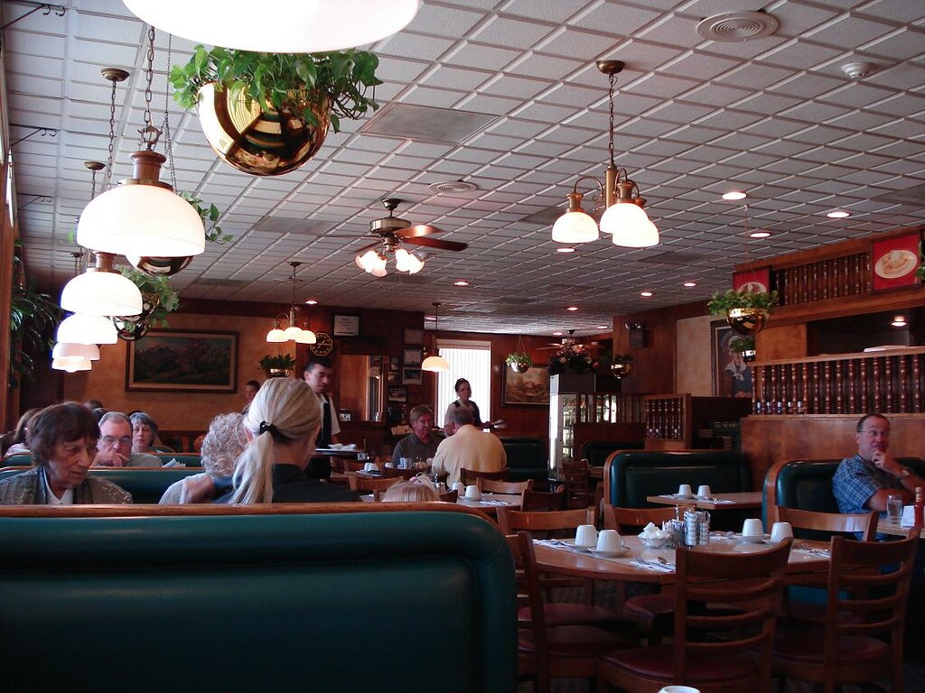 GrandmaSallysInside Grandma Sally's Pancake House/Waffle H… Flickr