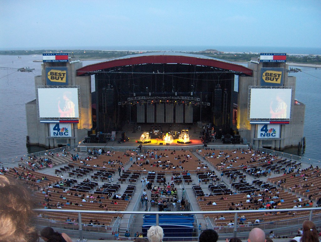 Jones Beach Theater Jones Beach is a cool place to watch a… Flickr