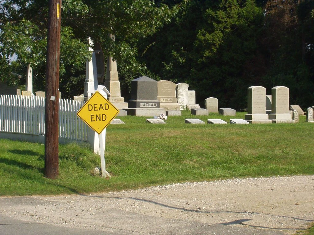 dead end Dead end sign at an Orient Point, NY cemetery r… Flickr
