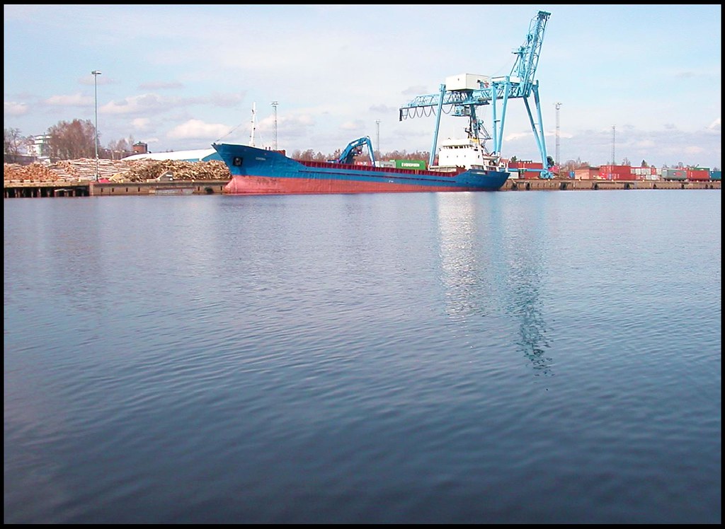 Corona, St. Johns Karlstad, Sweden 20060503 kristian gos Flickr