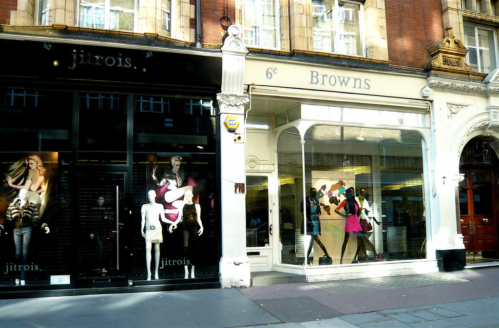 P1010444 Sloane Street Fashion shops Sloane Street, London… Flickr