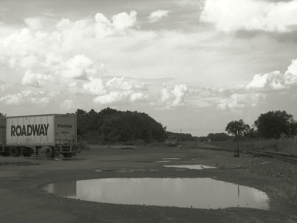 Roadway, Chouteau, Oklahoma In the parking lot of the Dutc… Flickr