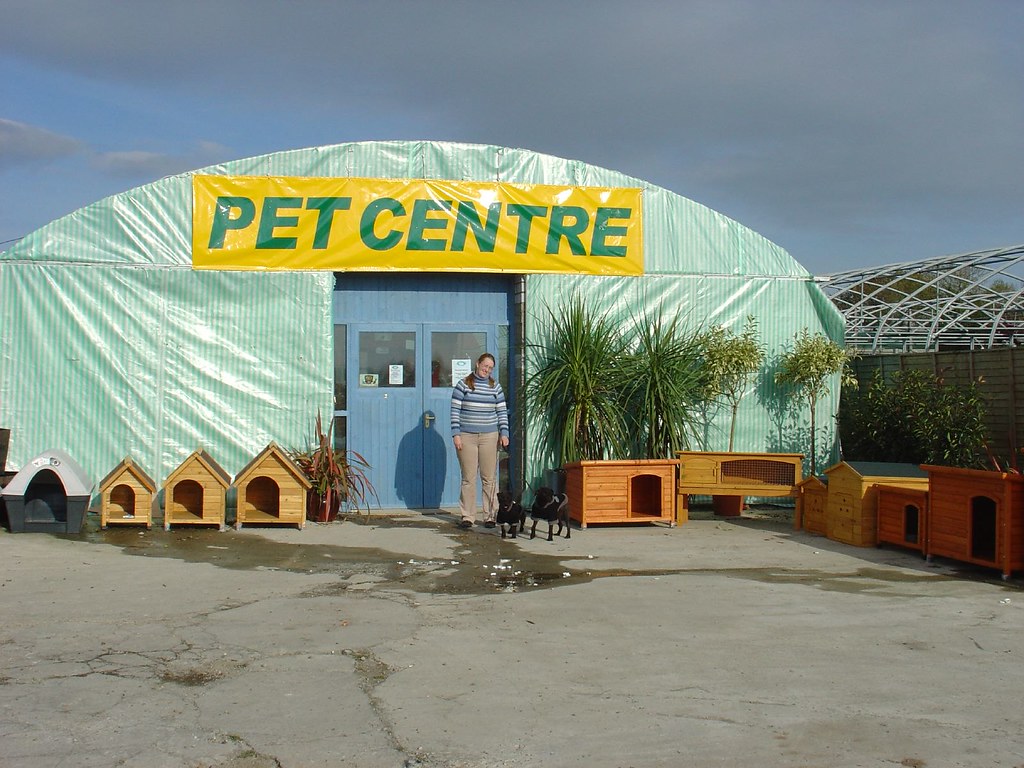 Outside Brenda's Pet Shop Brenda's Pet Shop at Ashbrook Ga… Flickr