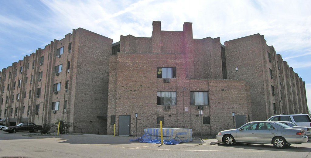 Catherine Courts, 8503 W Catherine September 2006 Get a fr… Flickr