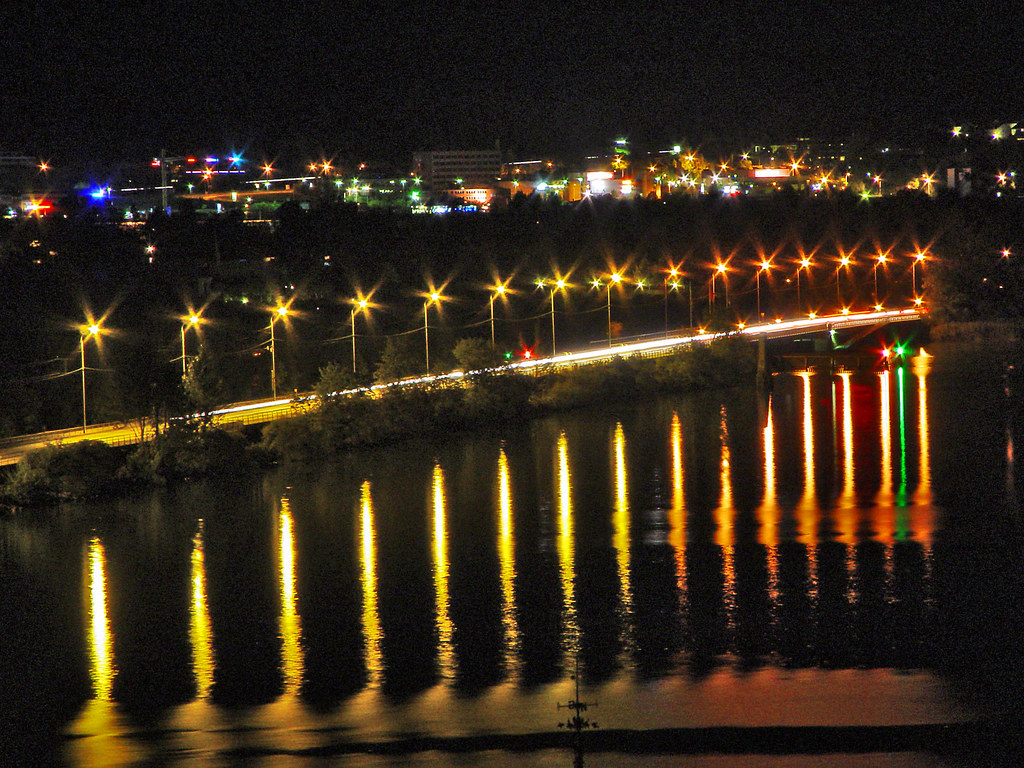 Reflections on the lake Lights of the causeway, reflected … Flickr
