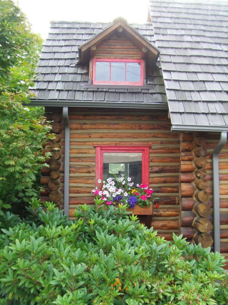 Log Cabin with flowers Edmonds WA Log cabin Flowers Flickr