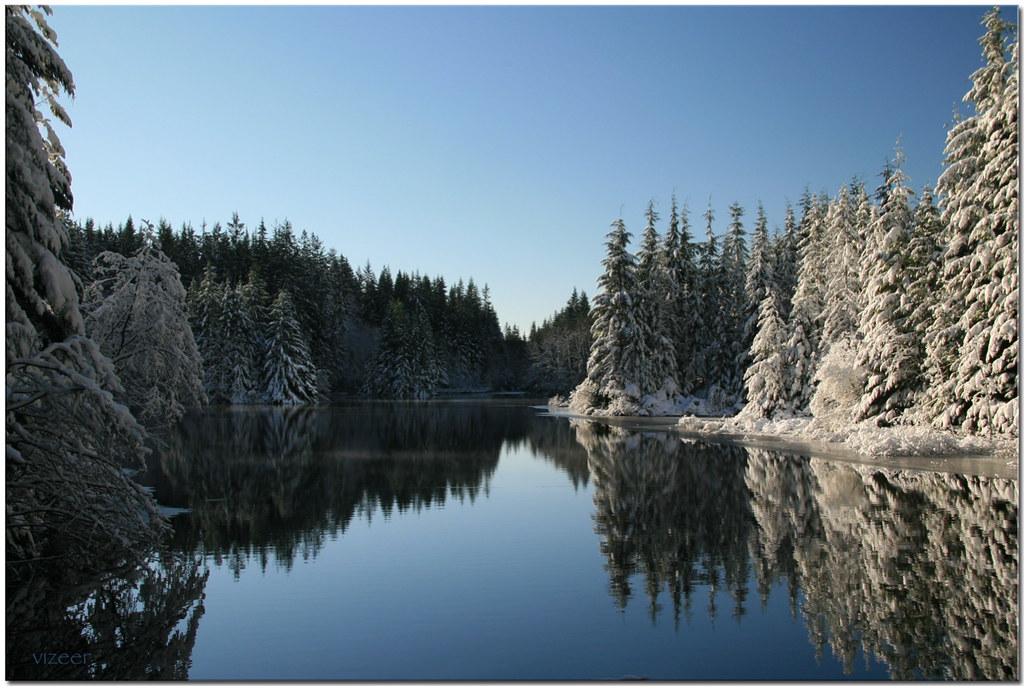 Clear Rice Lake, Lynn Headwaters. vizeer Flickr