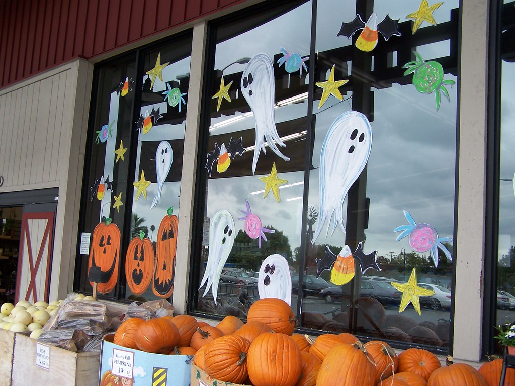 Halloween Window Painting This was the store front I paint… Flickr