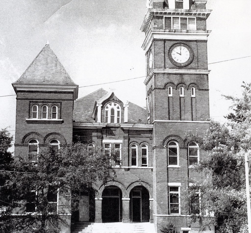 Douglas County Courthouse The infamous Douglas County Cour… Flickr