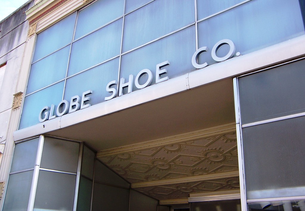 Savannah, GA Globe Shoe Co. sign In the Savannah Historic … Flickr