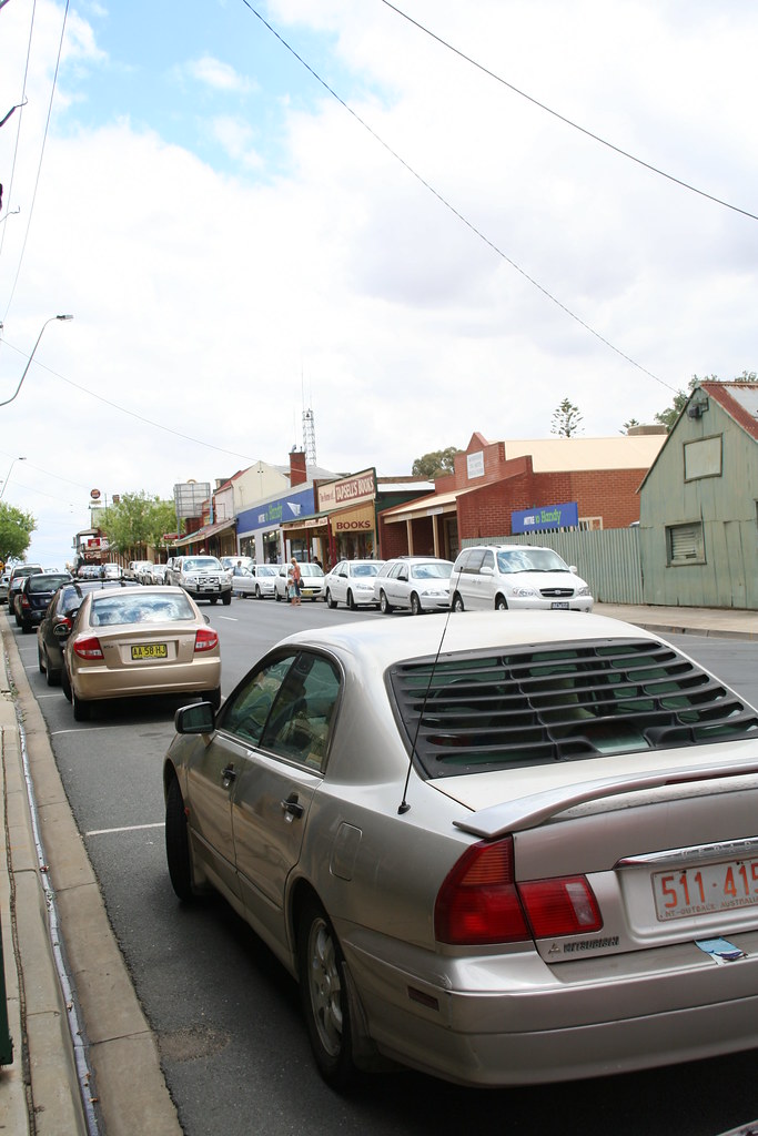 Rutherglen main street Stephen Michael Flickr